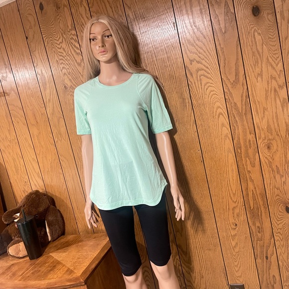 Lululemon" Run Around Tee Heathered -Green Mint - Picture 4 of 13